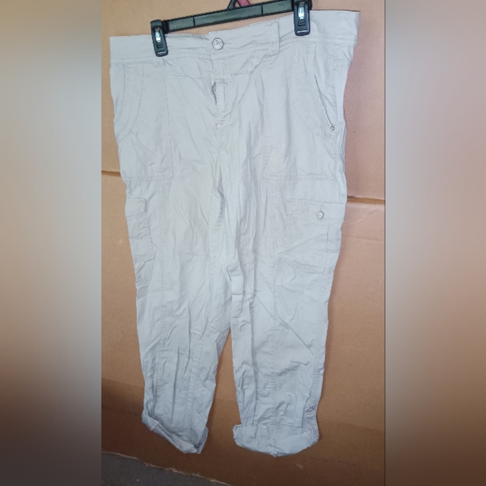 Women's Beige Cargo Capri Pants
